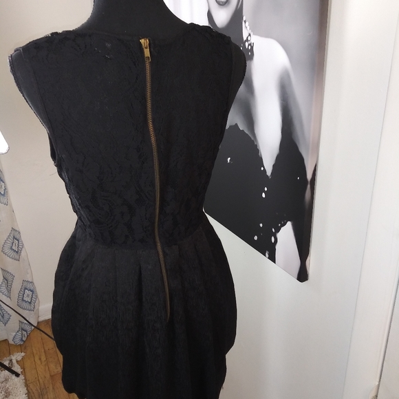 H&M sleeveless little black dress with lace back - Picture 3 of 4